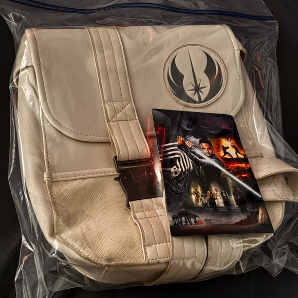 Loungefly Star Wars Rise of Skywalker Rey Sling Bag - Picture 8 of 8